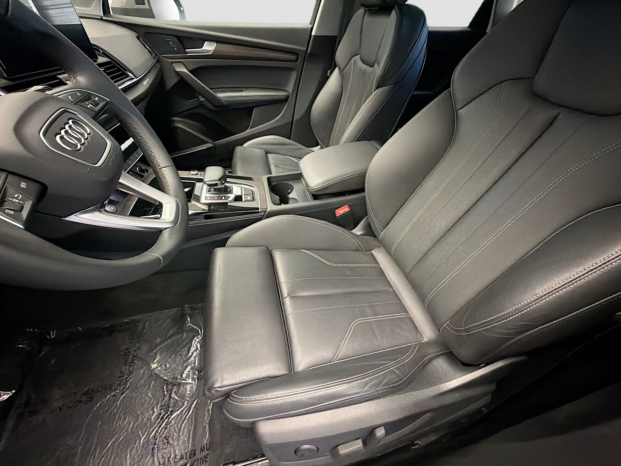 Used 2024 Audi Q5 e Premium Plus w/ Premium Plus Package image 11