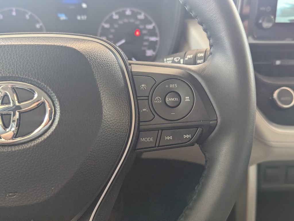 Used 2025 Toyota Corolla Cross LE w/ Black Badges Package (TMS) image 18