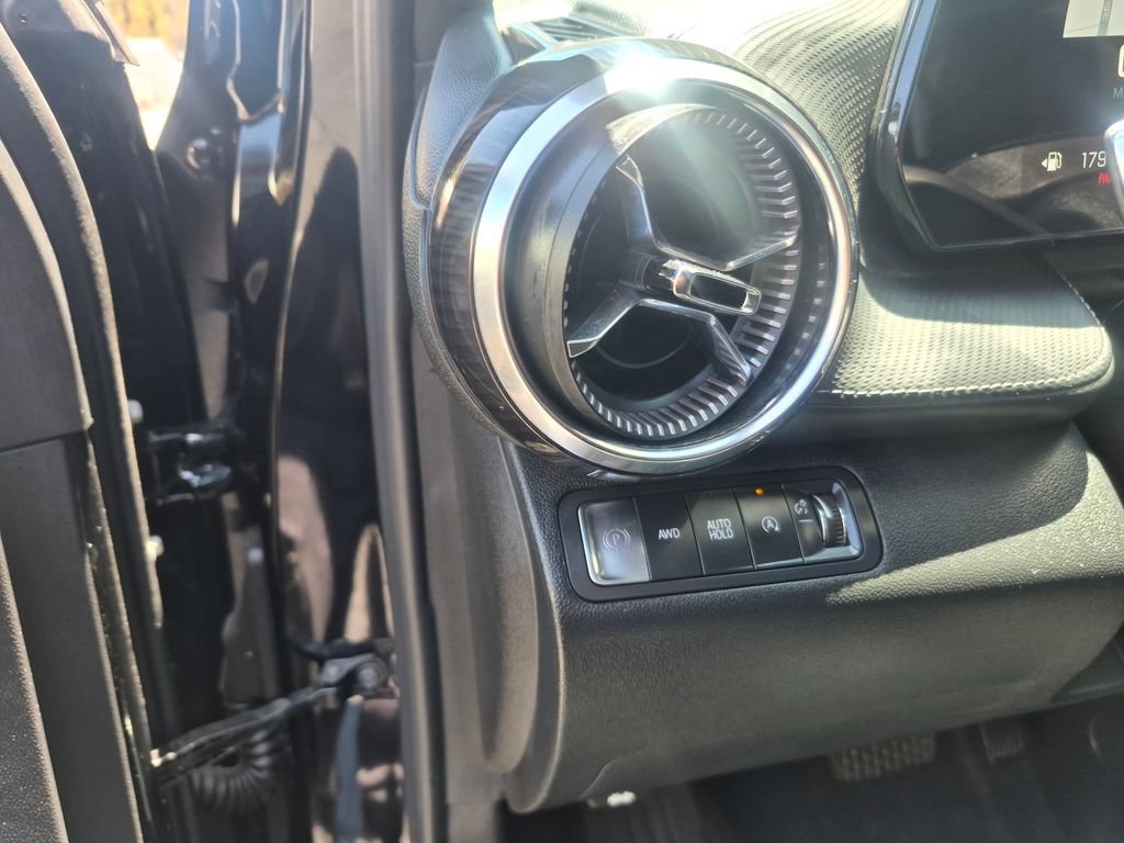 Used 2025 Chevrolet Equinox LT AWD/4WD image 9