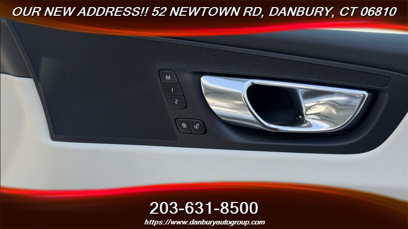 Used 2019 Volvo XC60 T6 Momentum w/ Premium Package AWD/4WD image 18