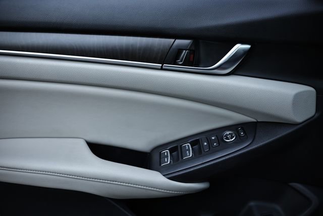 Used 2018 Honda Accord EX image 15
