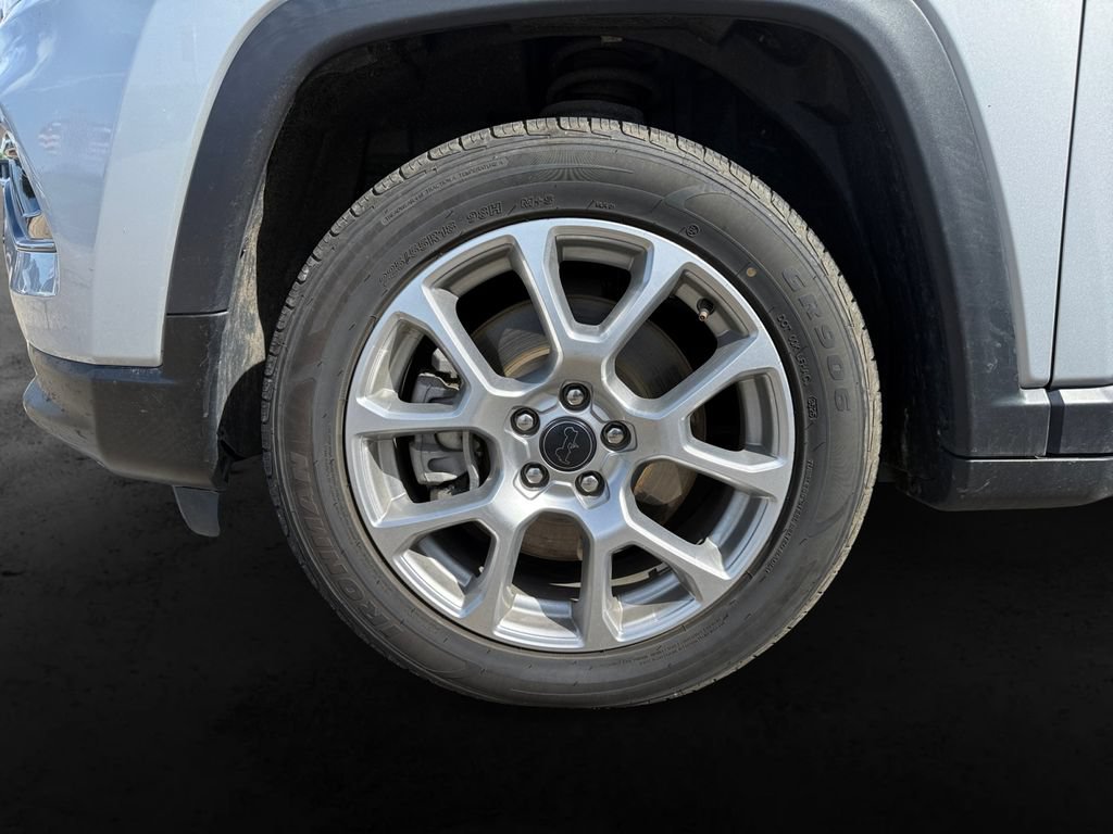 Used 2025 Jeep Compass Limited AWD/4WD image 11