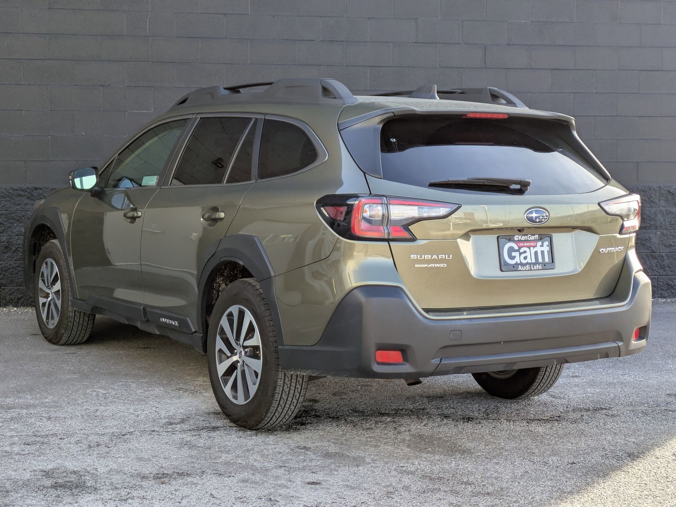 Used 2025 Subaru Outback Premium image 7