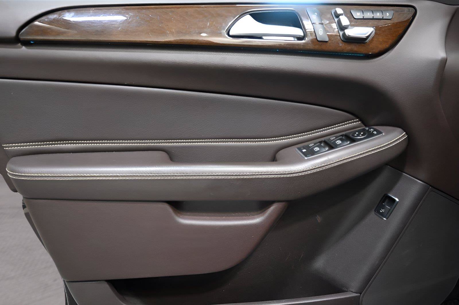 Used 2019 Mercedes-Benz GLS 450 4MATIC w/ Premium 1 Package image 9
