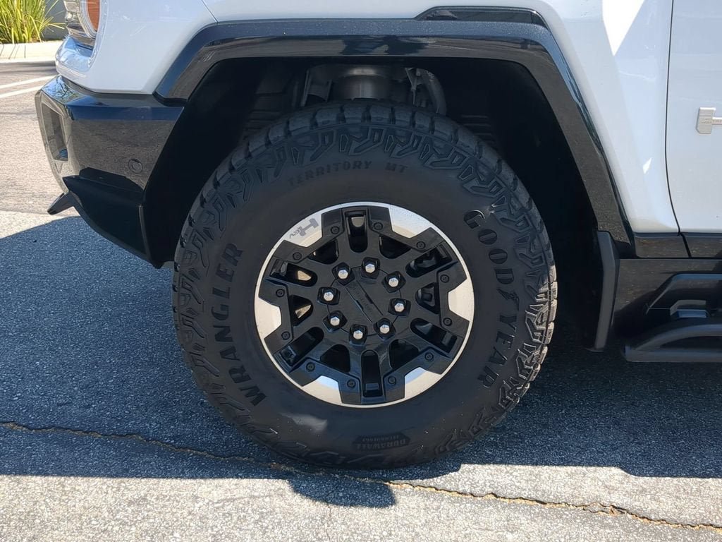 Used 2025 GMC Hummer EV 3X w/ Extreme Off-Road Package AWD/4WD image 38