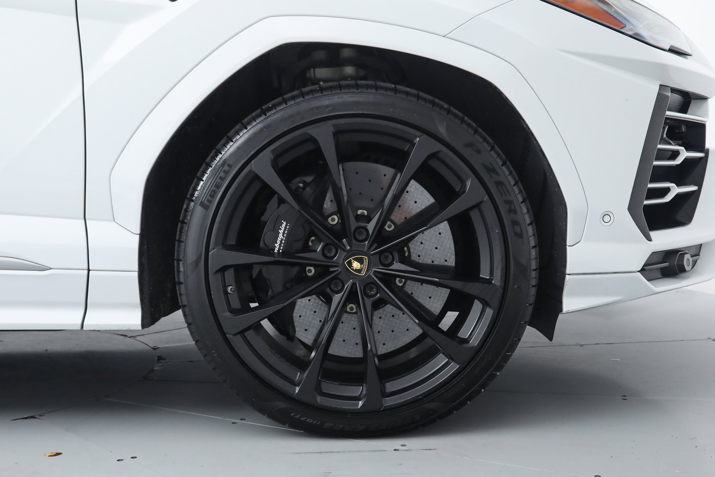 Used 2020 Lamborghini Urus AWD/4WD image 30