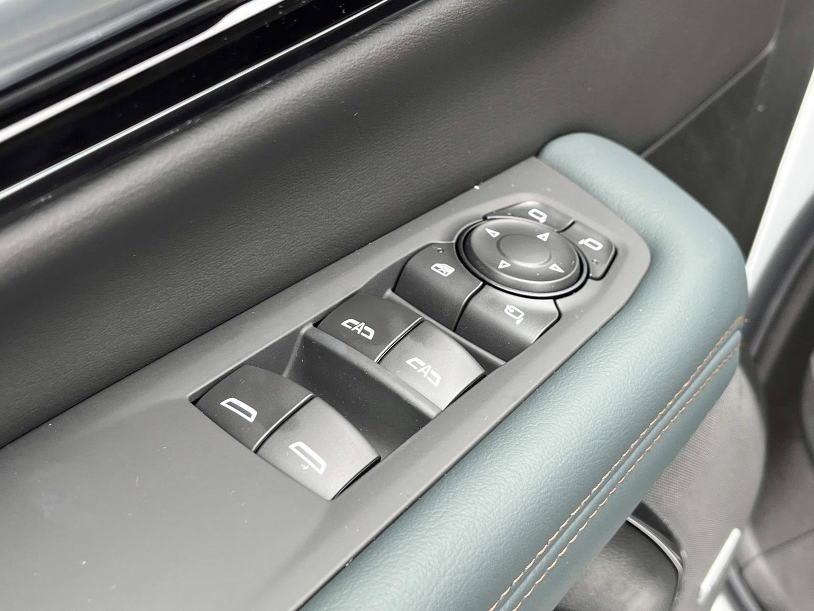 New 2026 GMC Yukon AT4 image 25