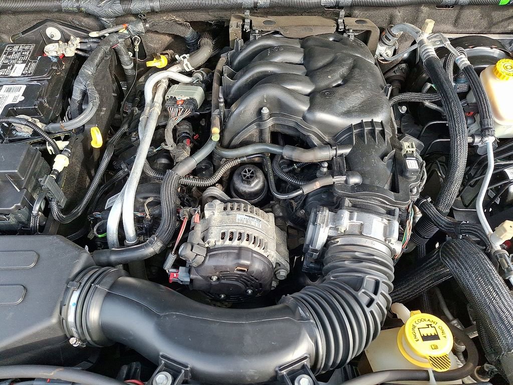 Used 2015 Jeep Wrangler Freedom Edition image 25