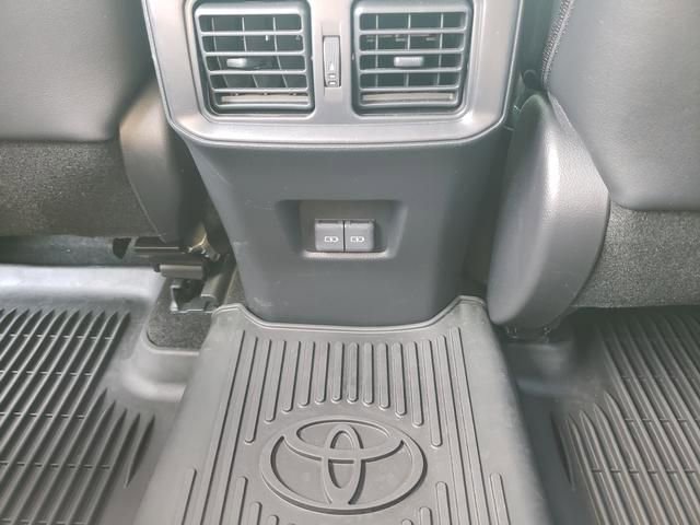 Used 2023 Toyota RAV4 XLE Premium image 13