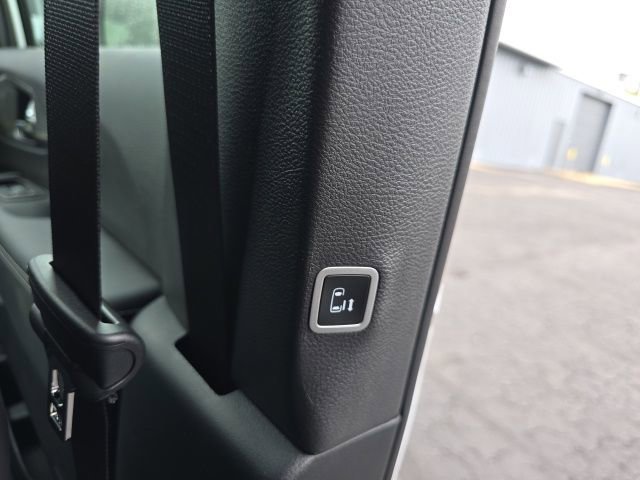 New 2025 Chrysler Pacifica Select w/ Uconnect Theater Family Group image 32