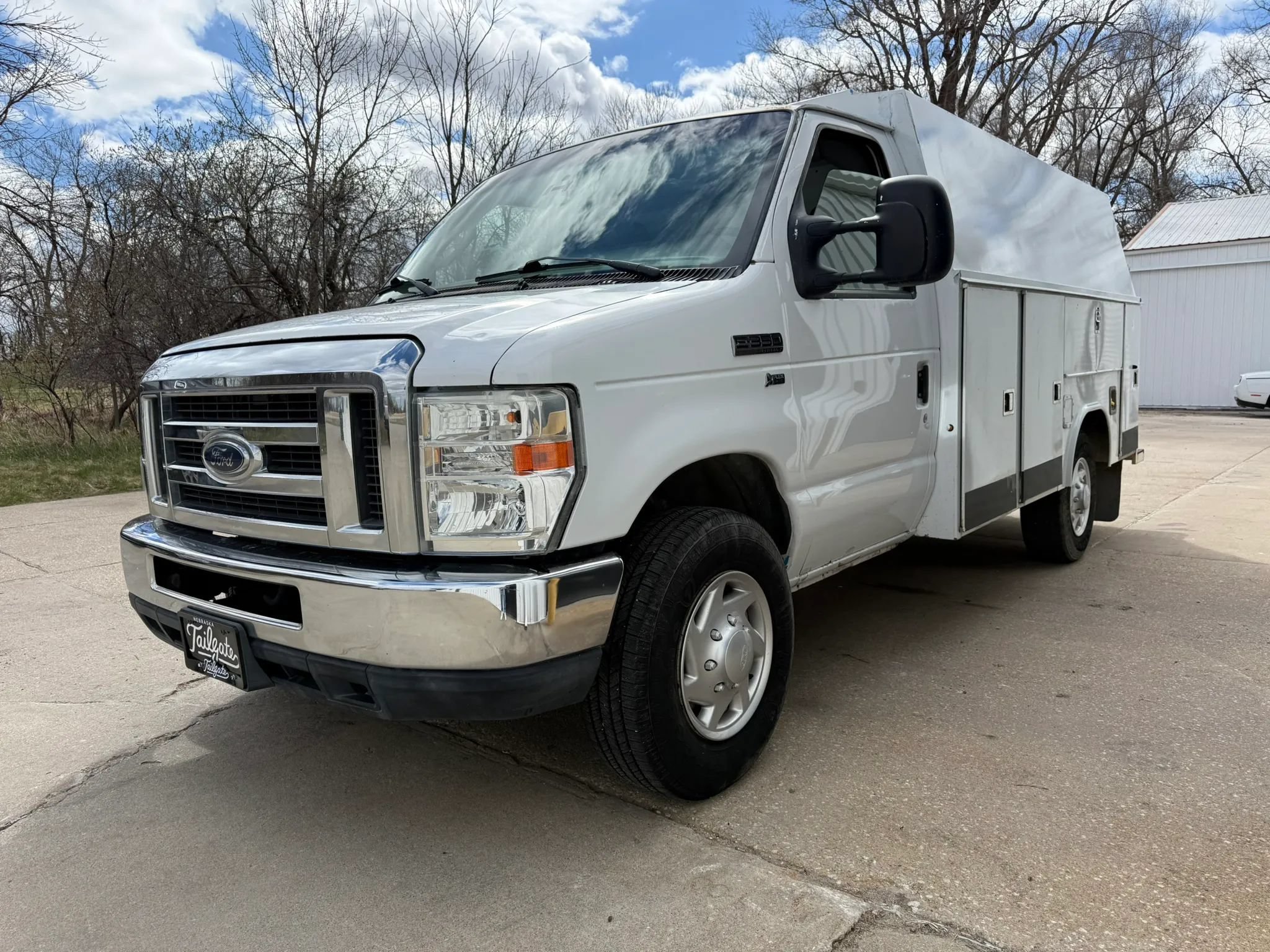 Used 2012 Ford E-350 and Econoline 350 Super Duty w/ Class I Trailer Tow Pkg RWD image 4