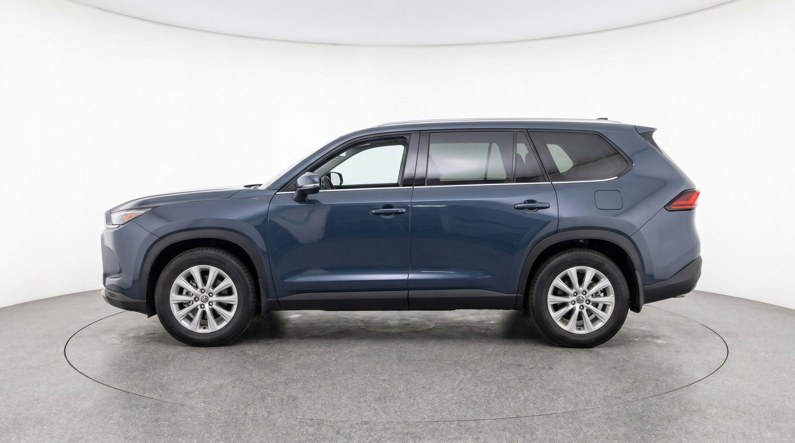 Used 2025 Toyota Grand Highlander FWD image 5