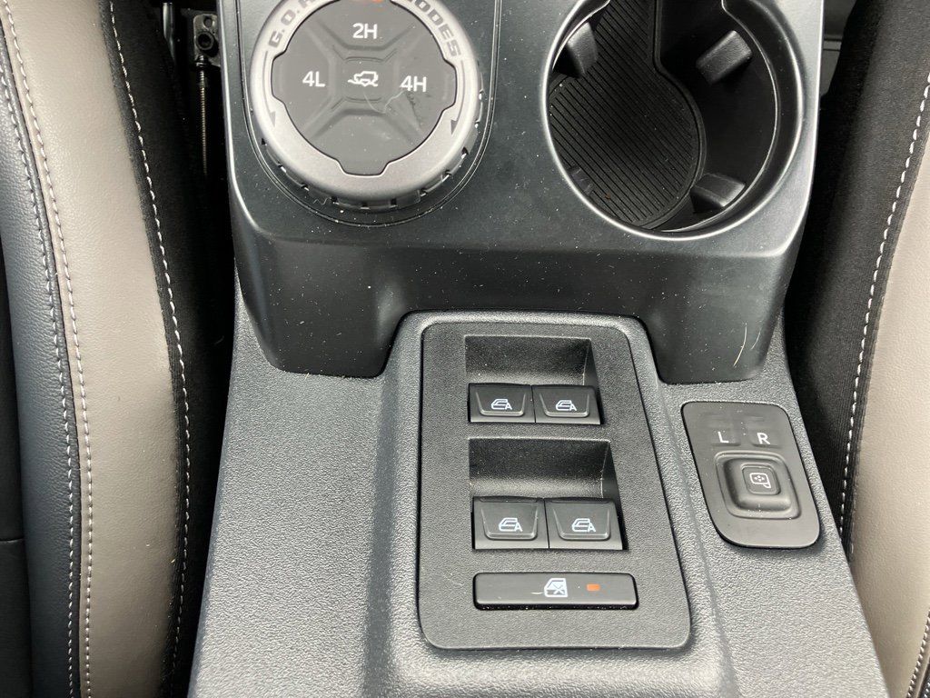 Used 2025 Ford Bronco Outer Banks image 23