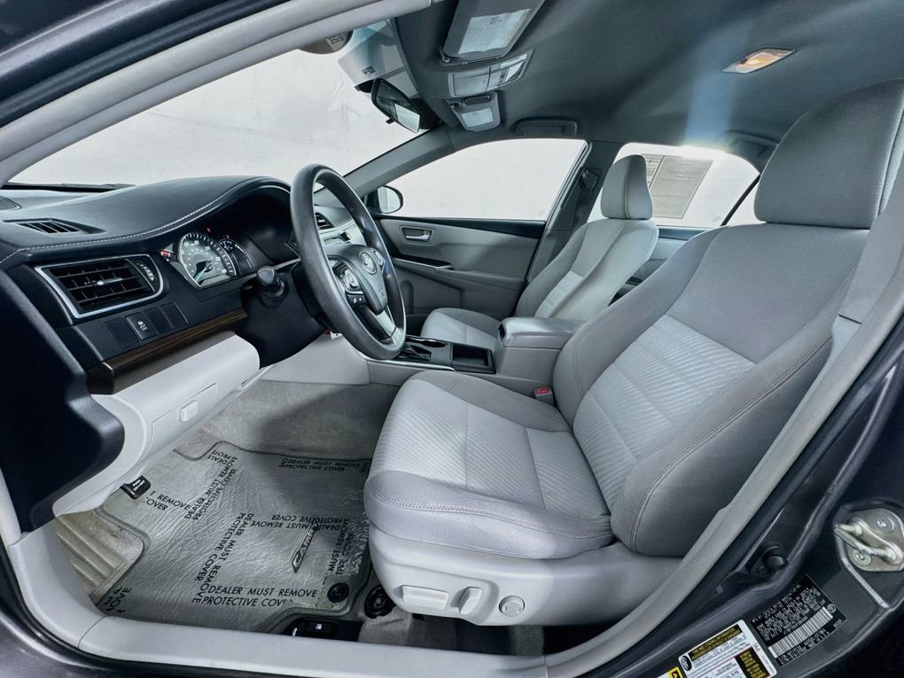Used 2015 Toyota Camry LE FWD image 12