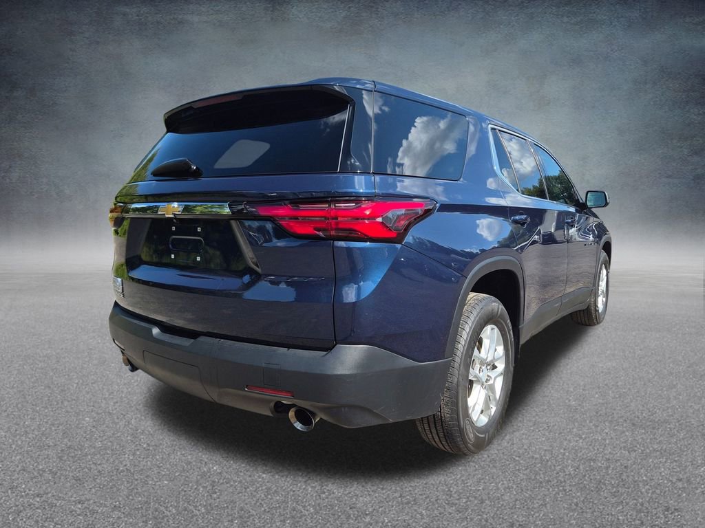 Used 2022 Chevrolet Traverse LS image 7
