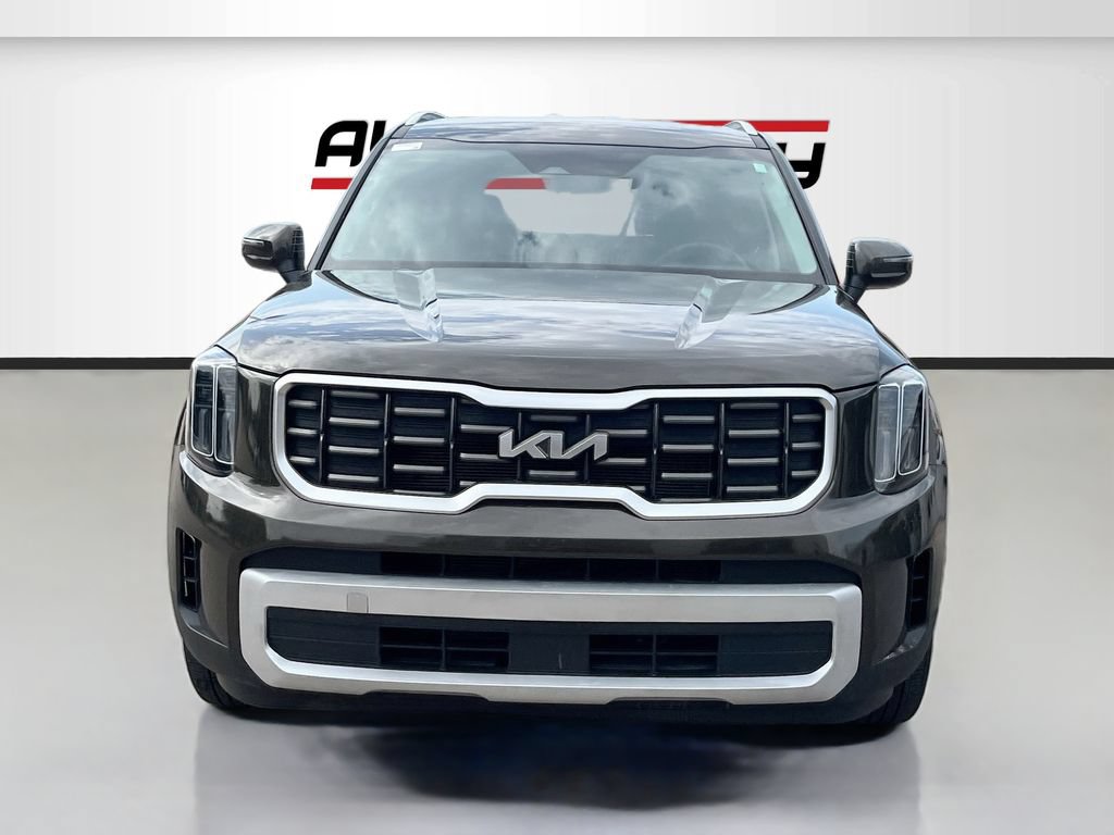 Used 2023 Kia Telluride S FWD image 2