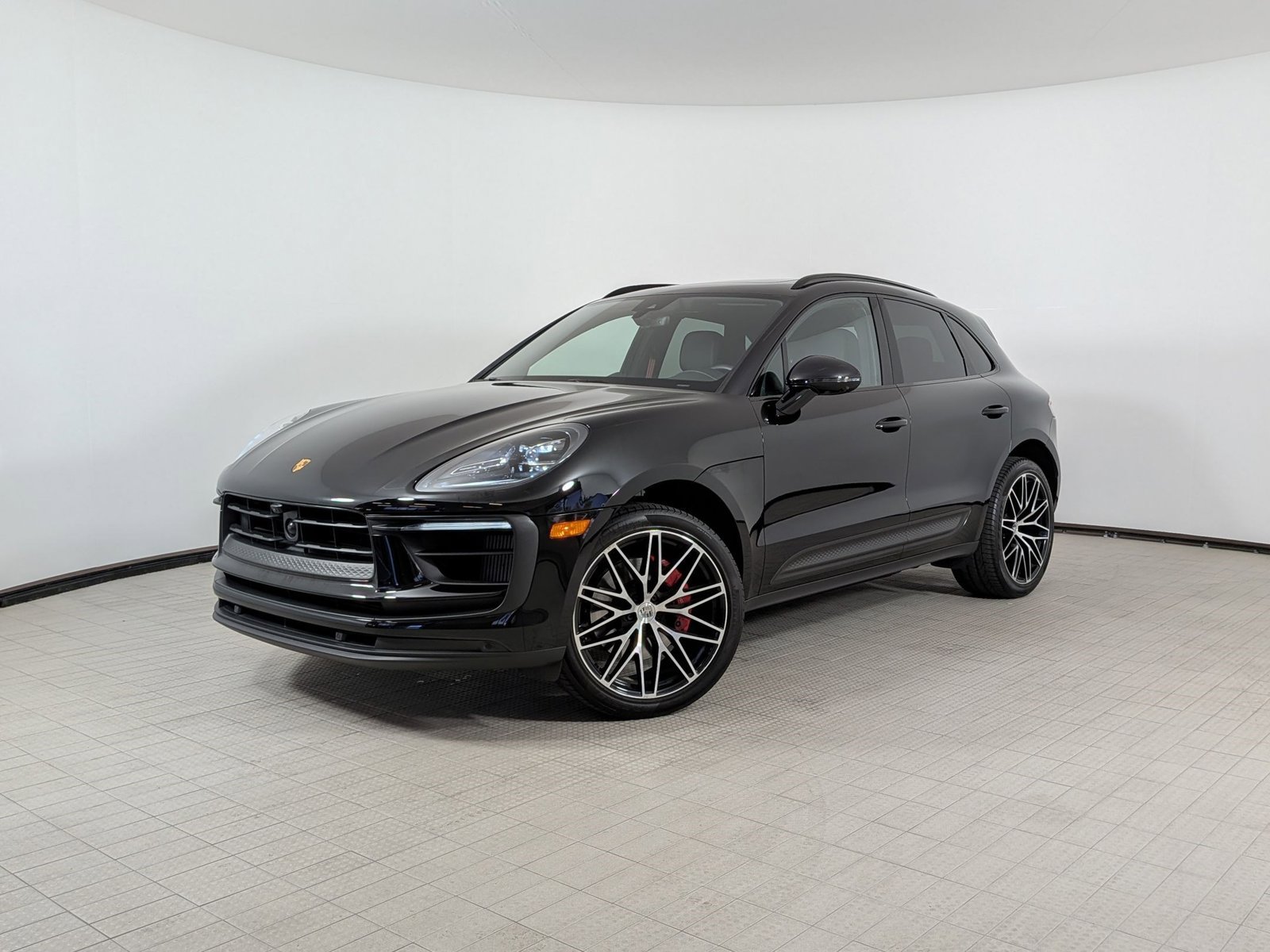Certified 2025 Porsche Macan S AWD/4WD image 1