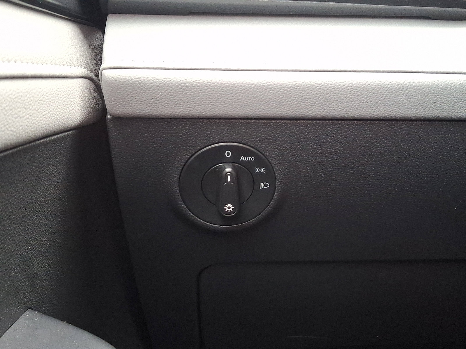 Used 2022 Volkswagen Taos SEL image 23