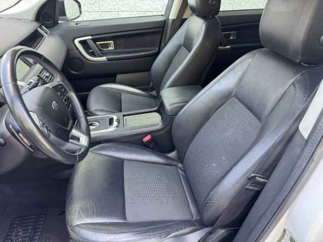 Used 2018 Land Rover Discovery Sport SE AWD/4WD image 6