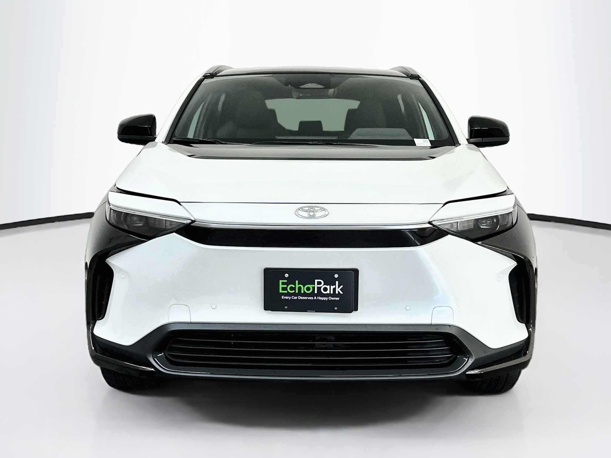 Used 2024 Toyota bZ4X AWD w/ Weather Package image 2