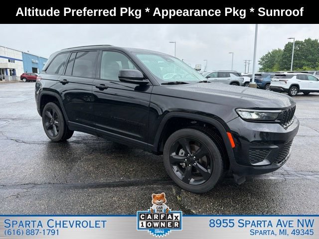 Used 2024 Jeep Grand Cherokee Altitude AWD/4WD image 1