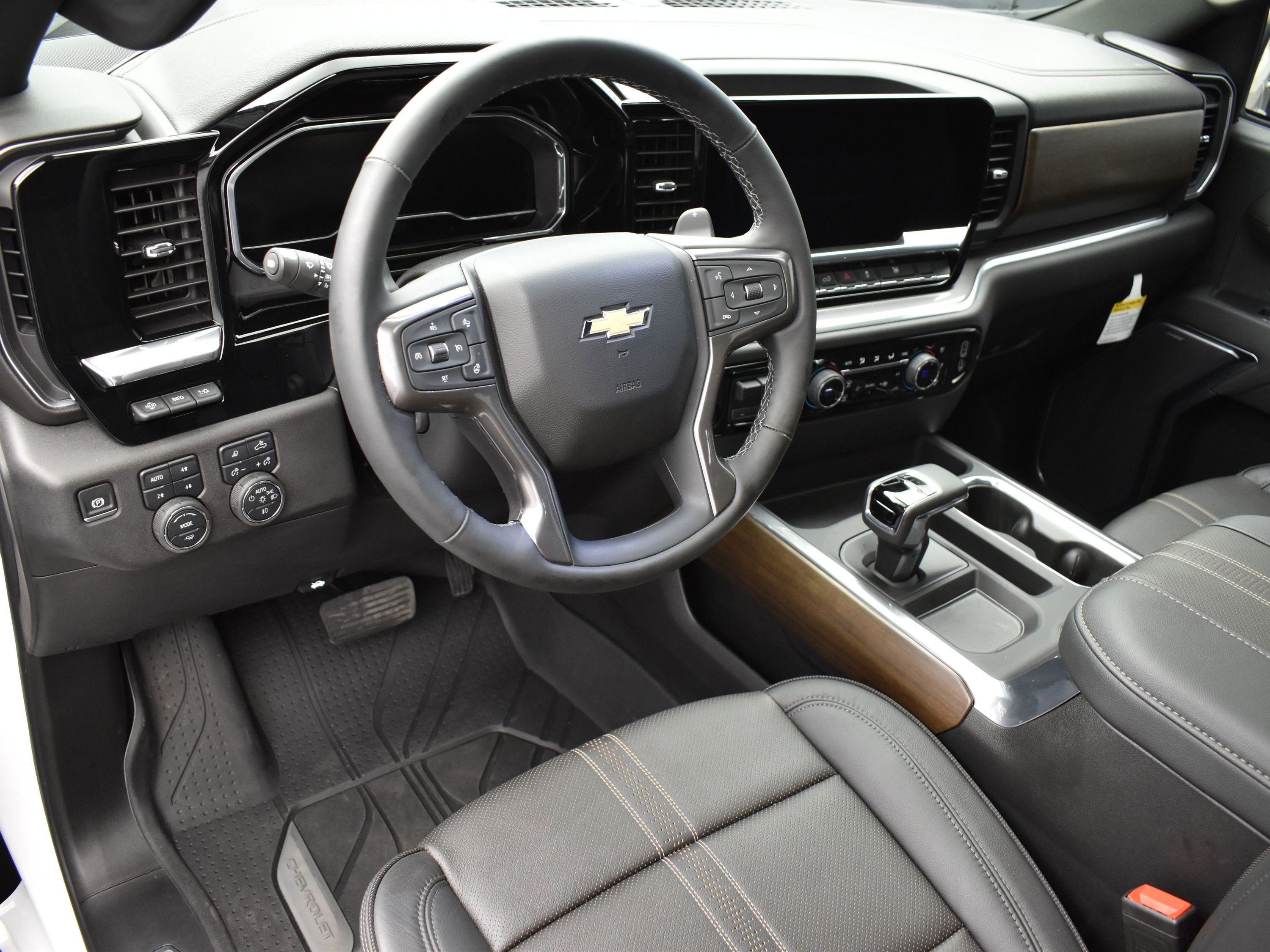 Used 2025 Chevrolet Silverado 1500 High Country image 21