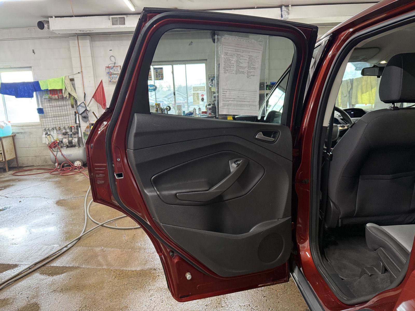 Used 2016 Ford Escape SE image 18