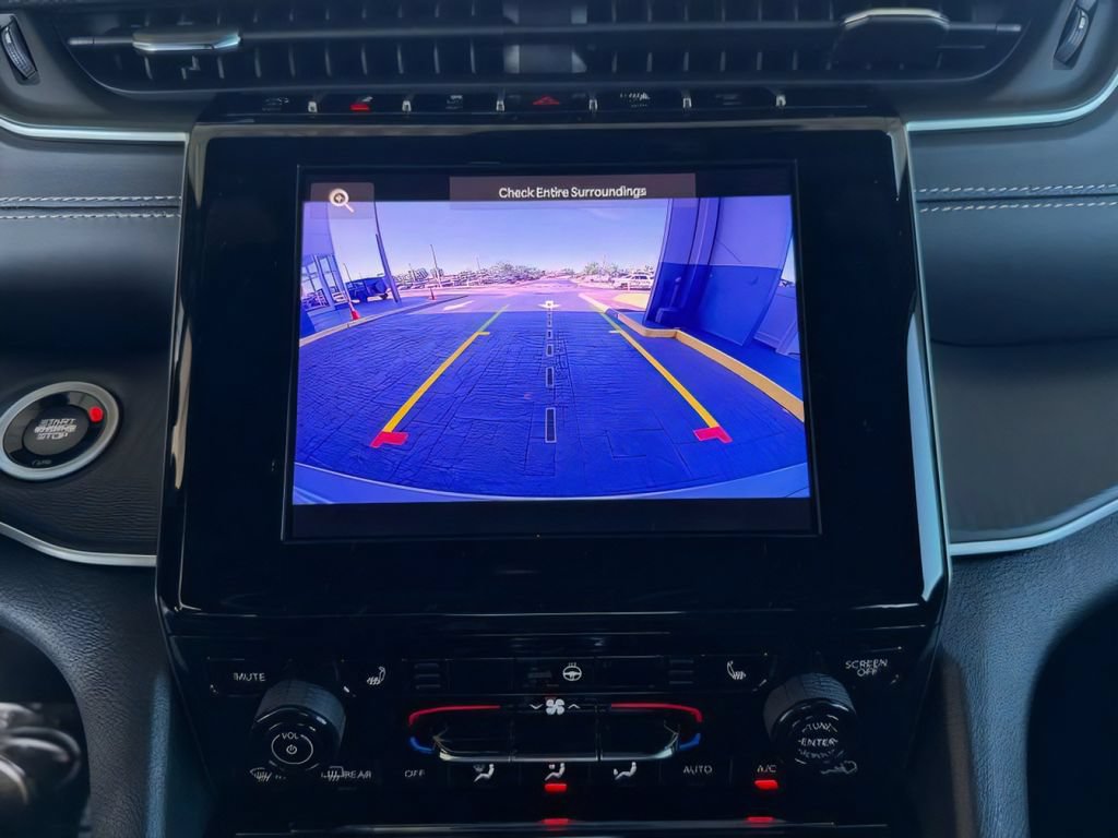 New 2026 Jeep Grand Cherokee Laredo X AWD/4WD image 19