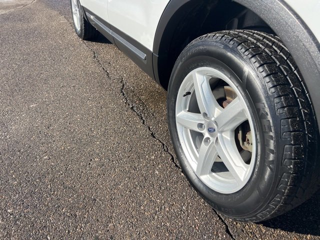 Certified 2019 Ford Explorer XLT w/ Equipment Group 202A image 25