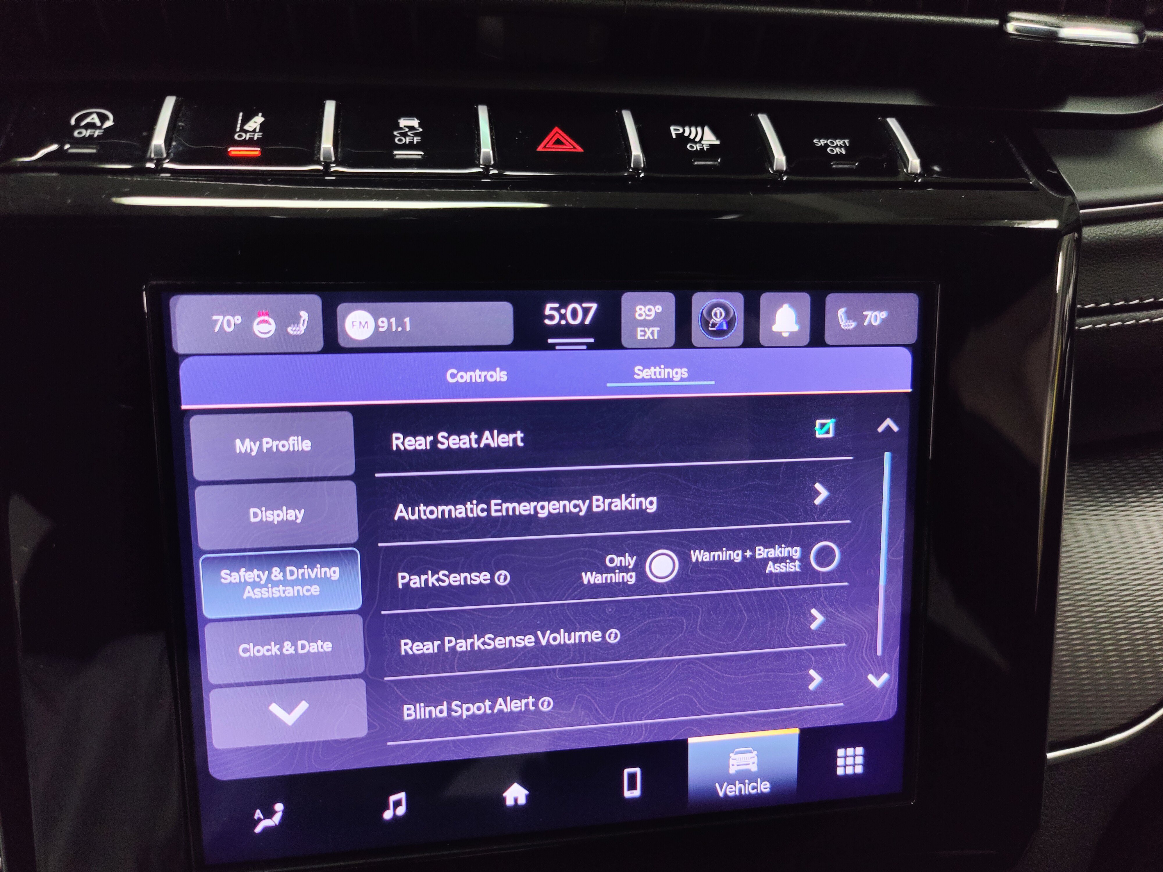 Used 2025 Jeep Grand Cherokee L Laredo w/ Luxury Tech Group I AWD/4WD image 19