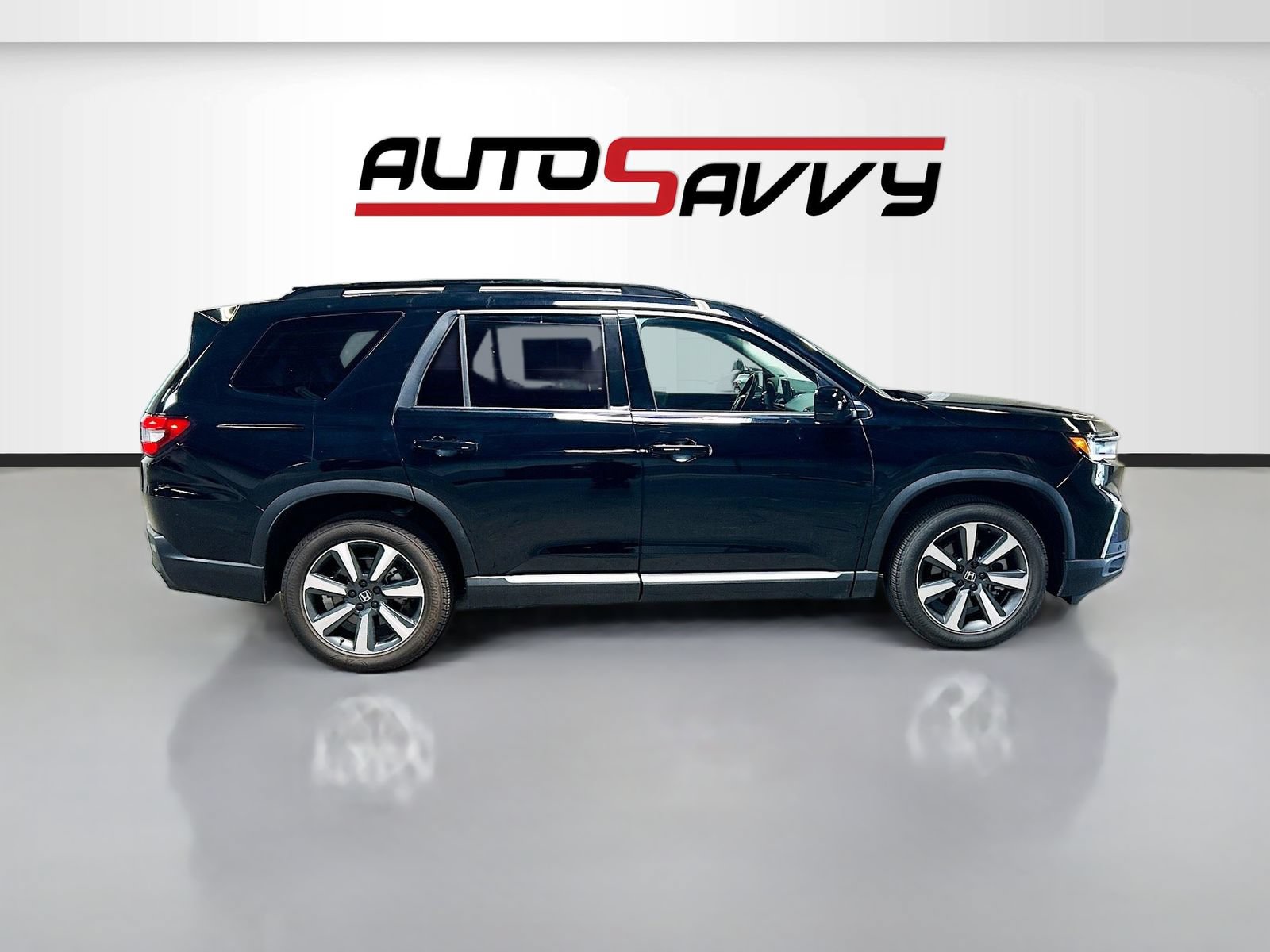 Used 2024 Honda Pilot Touring image 8