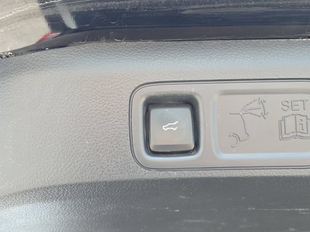 Used 2024 Ford Expedition Limited AWD/4WD image 8
