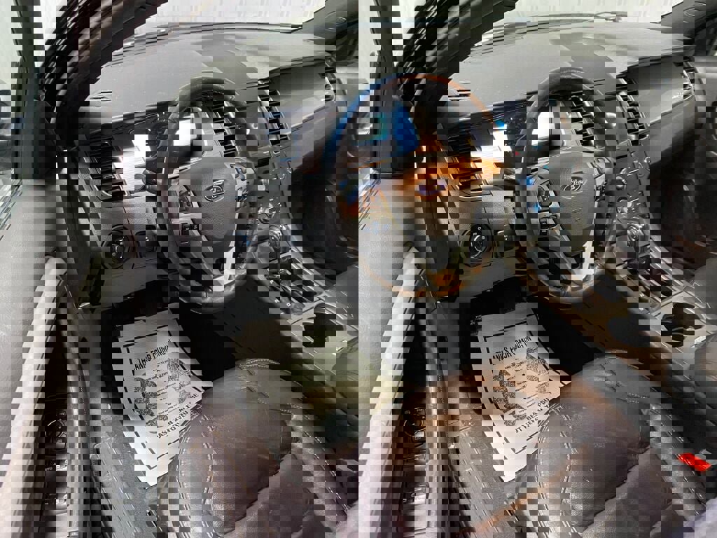 Used 2019 Ford Taurus SEL w/ Equipment Group 201A image 6