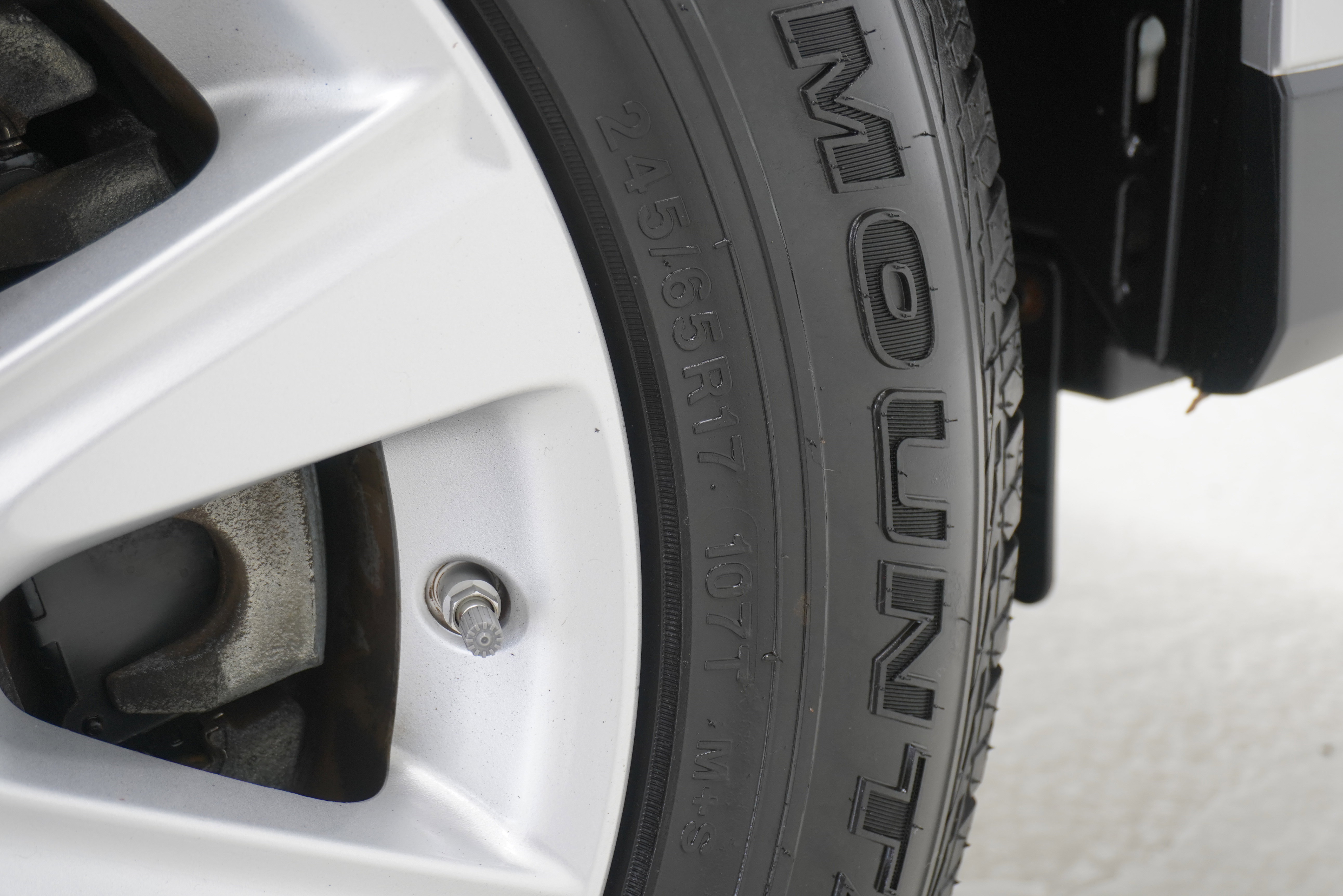 Used 2011 Toyota Highlander SE w/ Tow Pkg FWD image 30