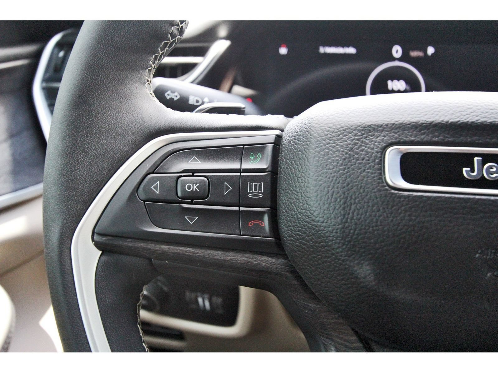 Used 2025 Jeep Grand Cherokee L Limited RWD image 24