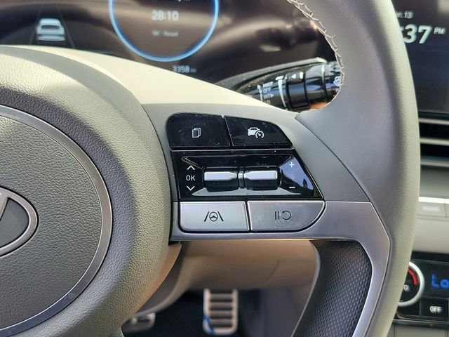 Certified 2025 Hyundai Elantra SEL image 6