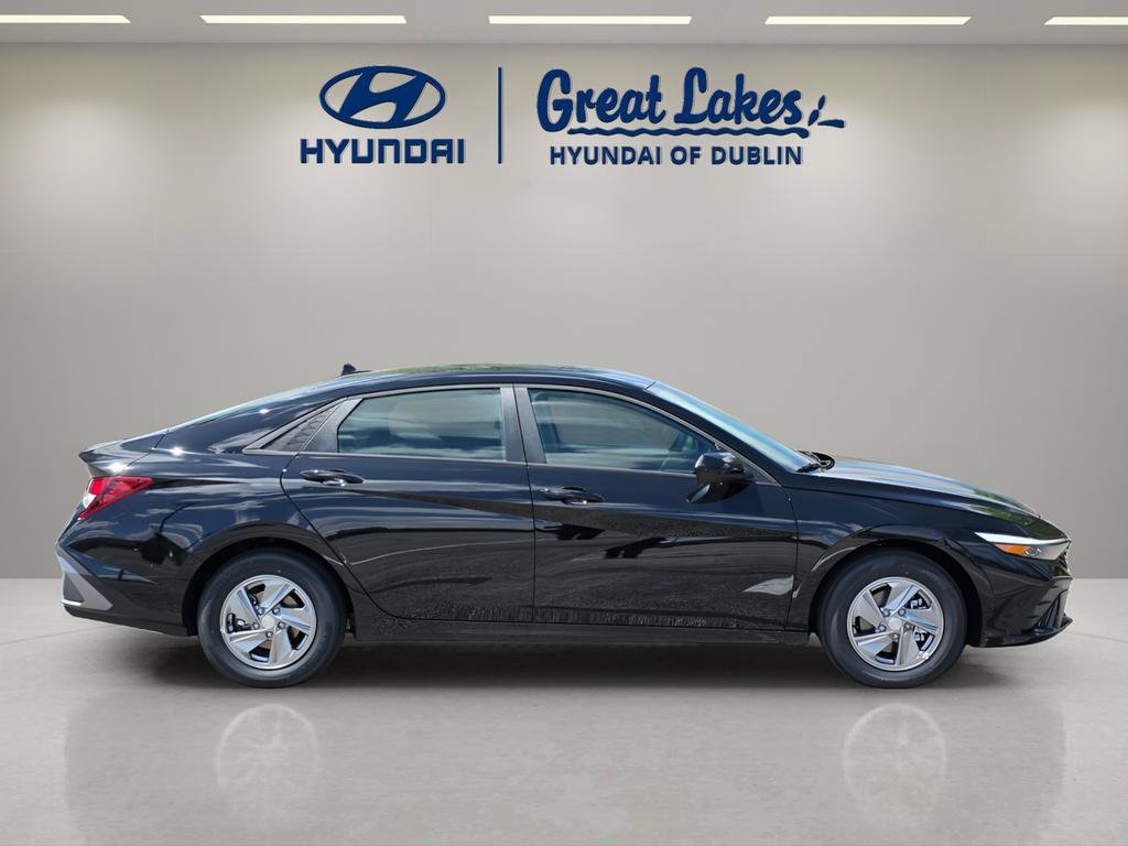 New 2026 Hyundai Elantra SE FWD image 6