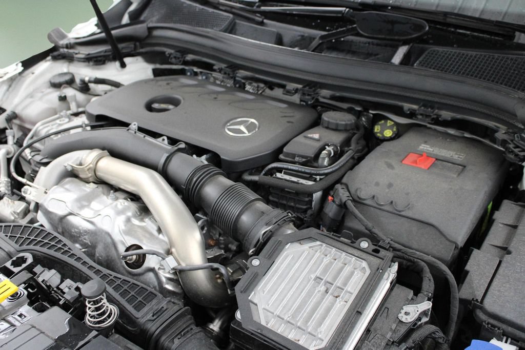 Used 2025 Mercedes-Benz GLA 250 4MATIC image 43