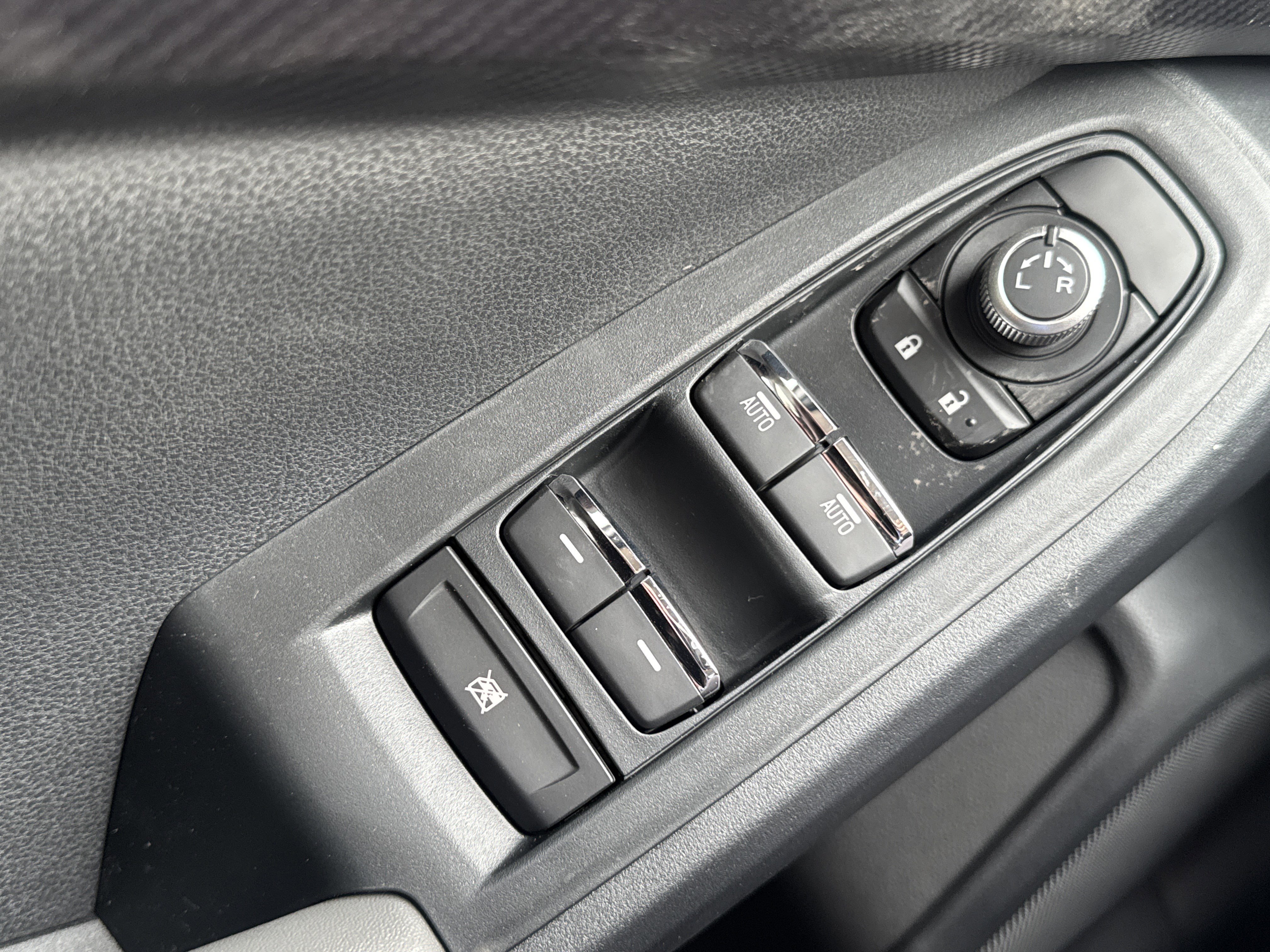 New 2026 Subaru Crosstrek 2.5i Limited w/ Crosstrek Mirror Package image 24