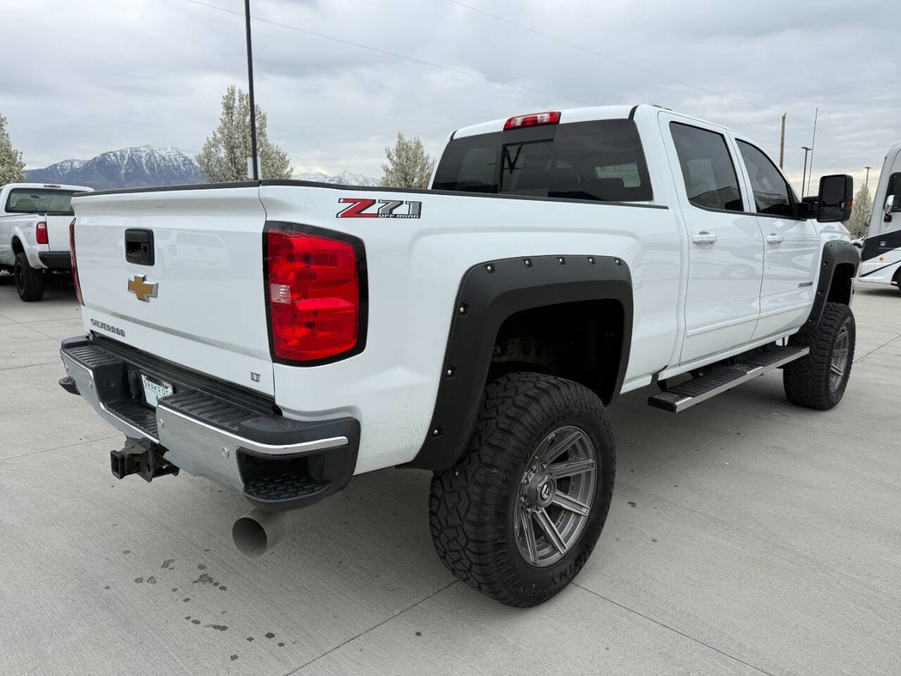 Used 2018 Chevrolet Silverado 2500 LT w/ LT Convenience Package image 3