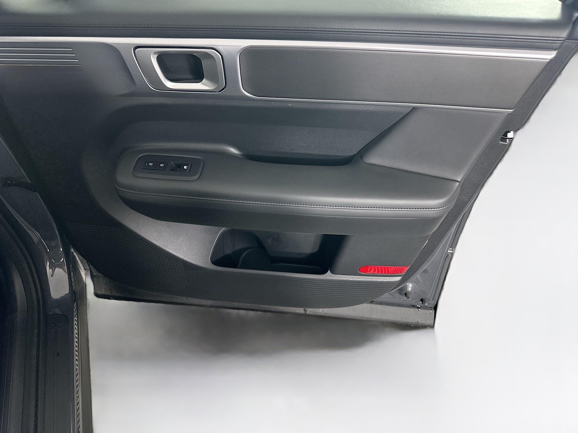 Used 2025 Hyundai Santa Fe SEL FWD image 32