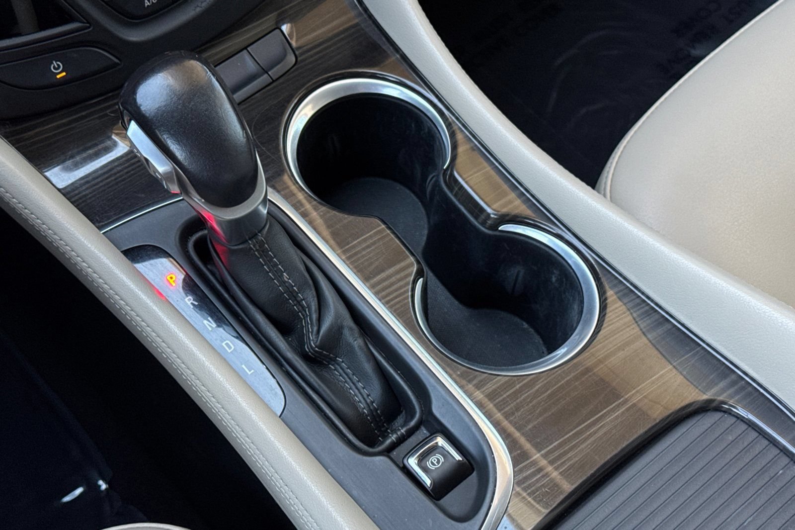 Certified 2019 Buick Envision Preferred w/ LPO, Cargo Package FWD image 22