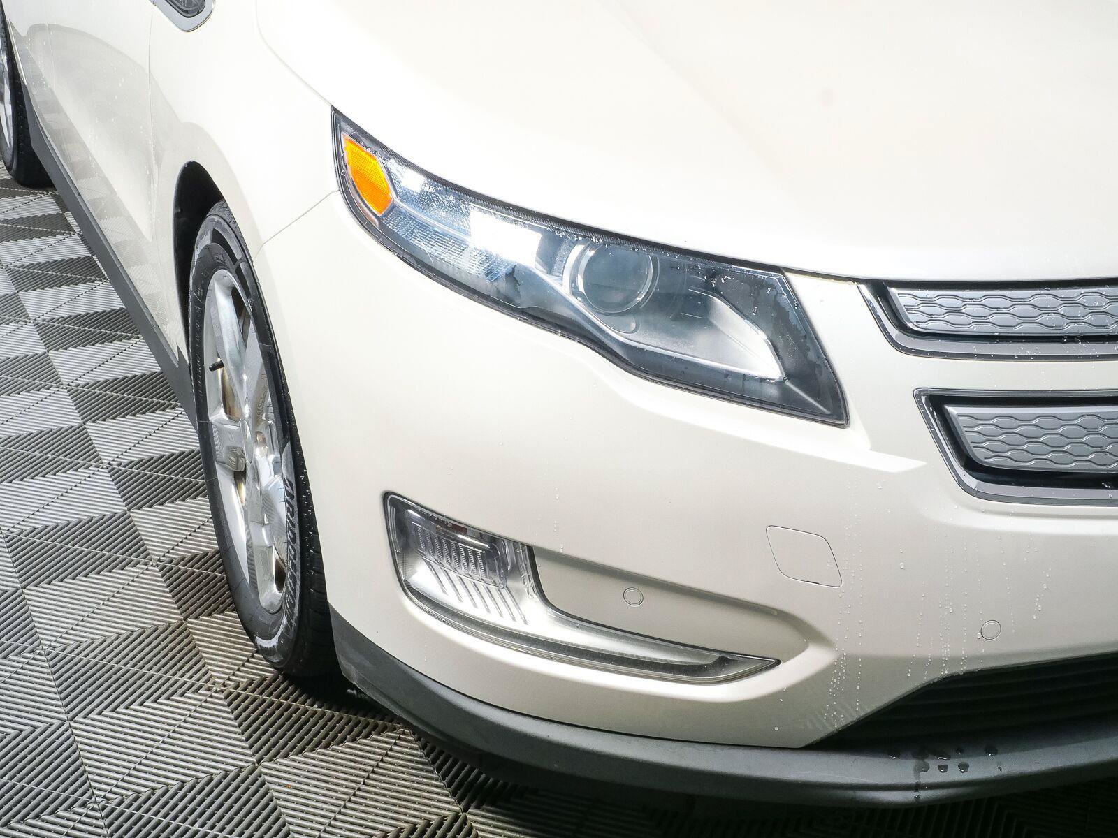 Used 2014 Chevrolet Volt Premium w/ Premium Trim Package FWD image 34