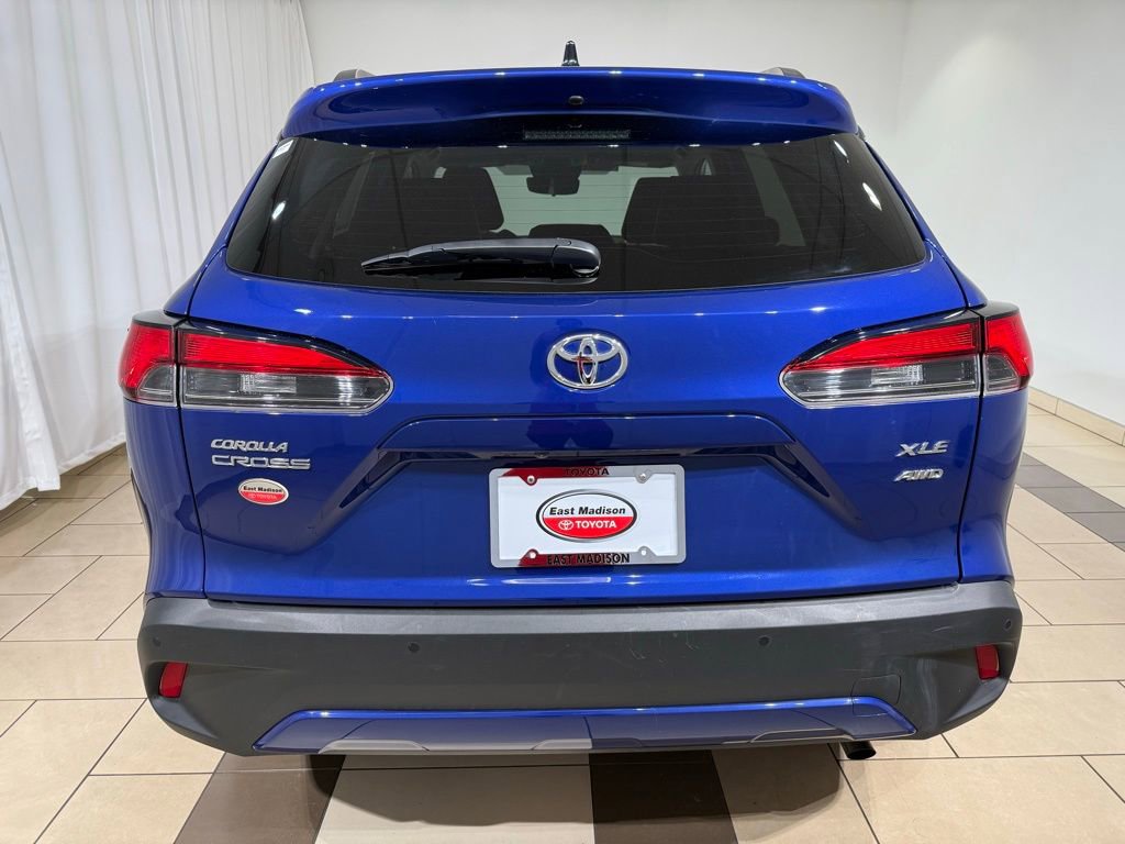 Certified 2025 Toyota Corolla Cross XLE image 4