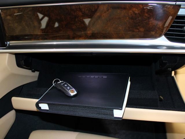 Certified 2023 Porsche Panamera 4 Platinum Edition image 34