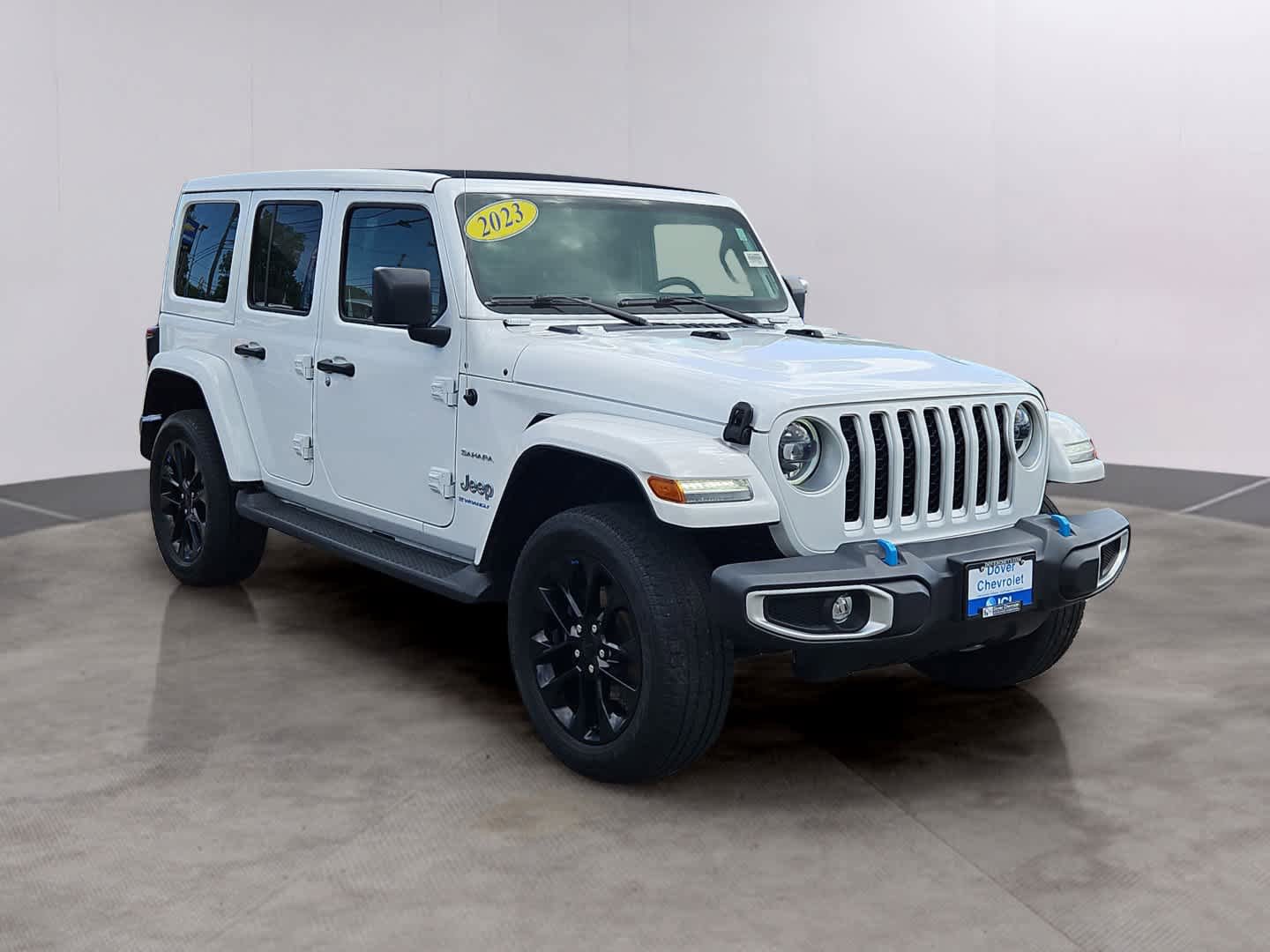 Used 2023 Jeep Wrangler Unlimited Sahara w/ Cold Weather Group AWD/4WD image 3