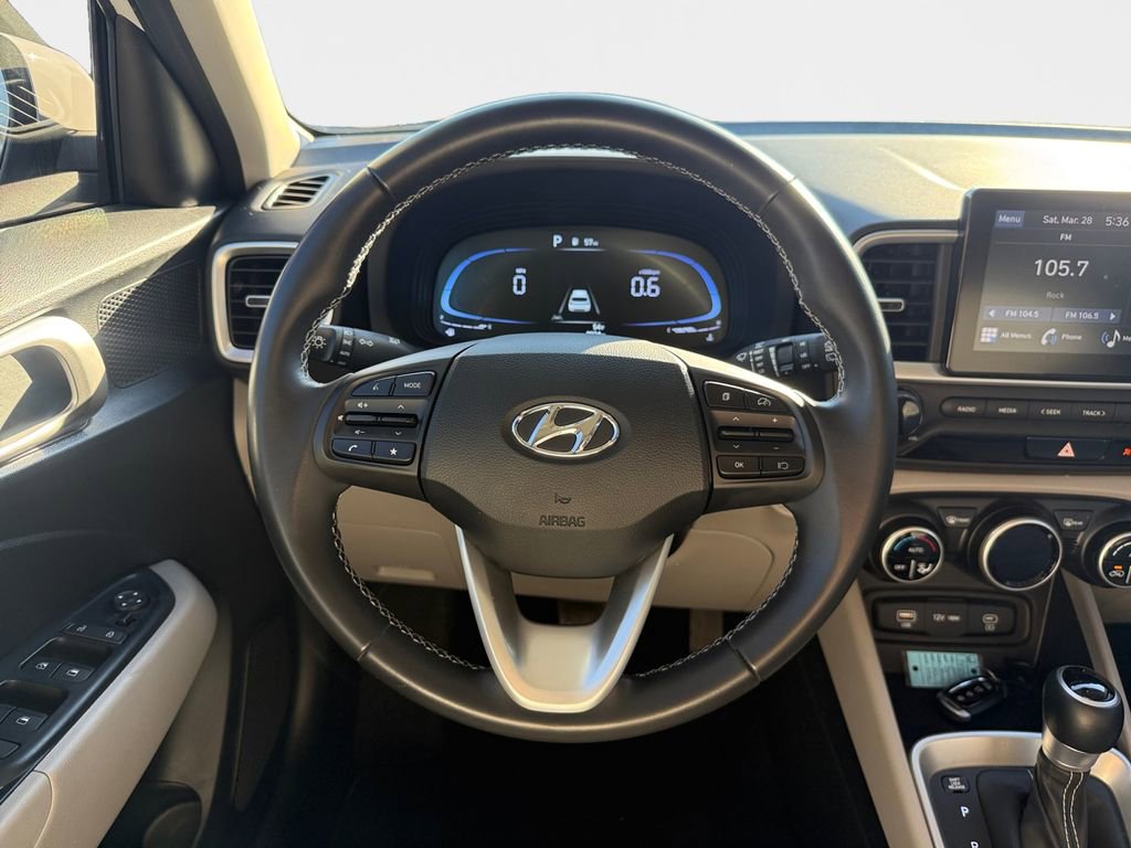 Used 2024 Hyundai Venue SEL FWD image 11