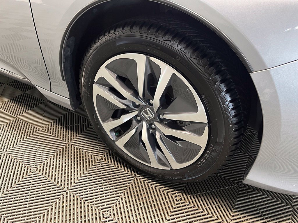 Used 2018 Honda Accord Touring image 3