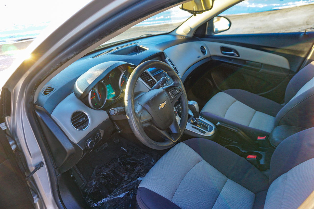 Used 2014 Chevrolet Cruze LS image 15
