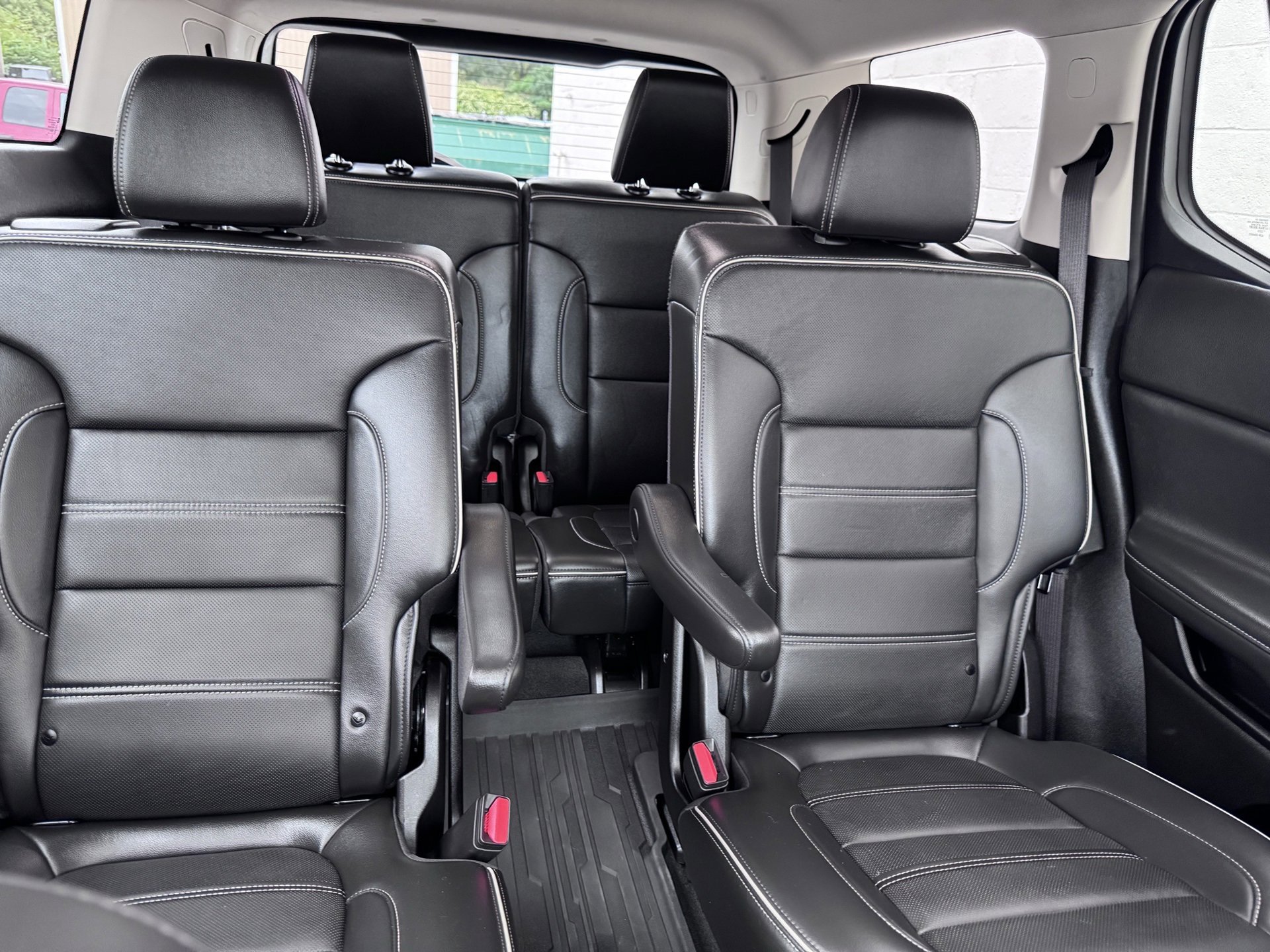 Used 2023 GMC Acadia Denali image 16